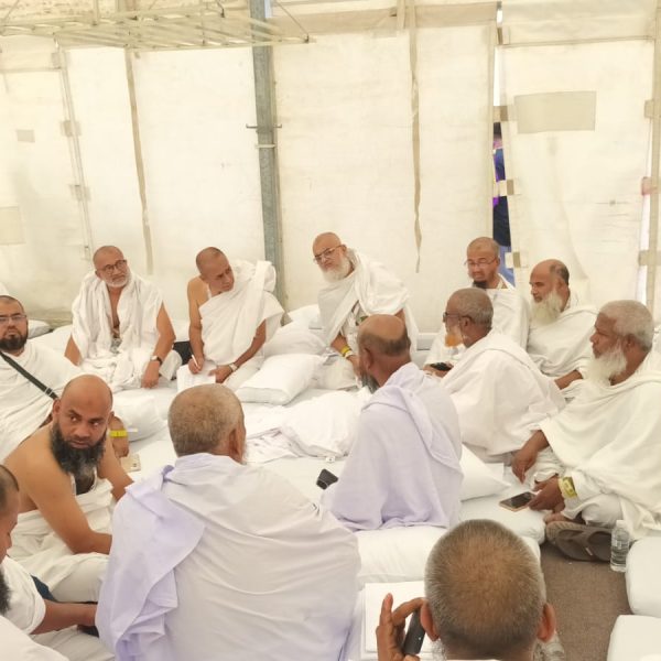 আজ হজের প্রথম দিন: লাব্বাইক ধ্বনিতে মুখরিত মিনার প্রান্তর