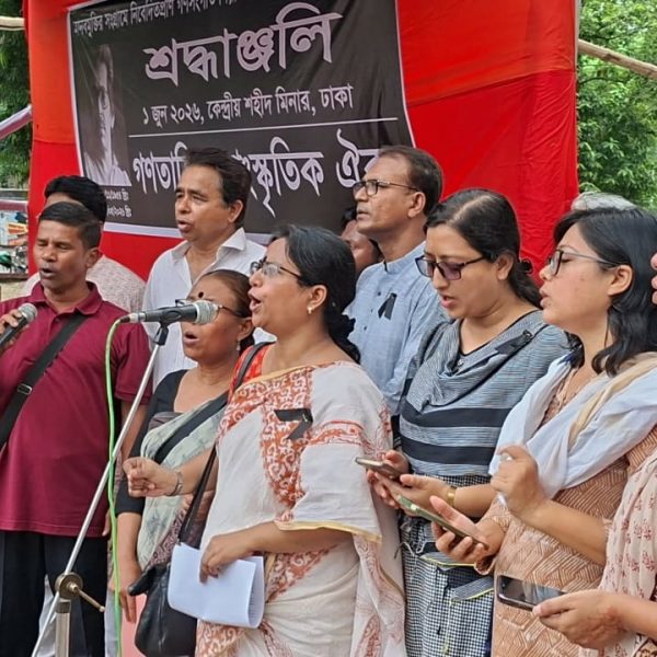 গণসংগীতশিল্পী কামরুদ্দীন আবসারের প্রয়াণ: শহীদ মিনারে শেষ শ্রদ্ধা ও মিরপুরে দাফন সম্পন্ন