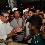 যত্রতত্র ময়লা ফেলা বন্ধে শাহবাগে স্থানীয় সরকার প্রতিমন্ত্রীর ঝটিকা অভিযান