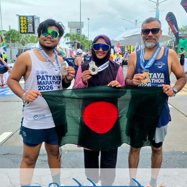 পাতায়া আন্তর্জাতিক ম্যারাথনে বাংলাদেশের পতাকা উড়ালেন একদল বাংলাদেশি রানার